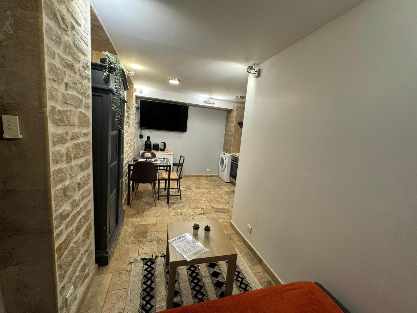 De Charme Le Coin Cache Apartment *